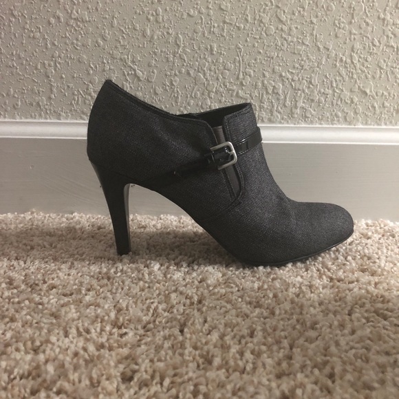 Nine West booties size 5.5 - Picture 2 of 2